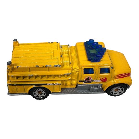 Vintage 1998 Mattel Matchbox International Pumper Rescue Truck 1/100 Scale - Picture 5 of 10